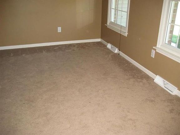 5th image of 125 Reba Dr
