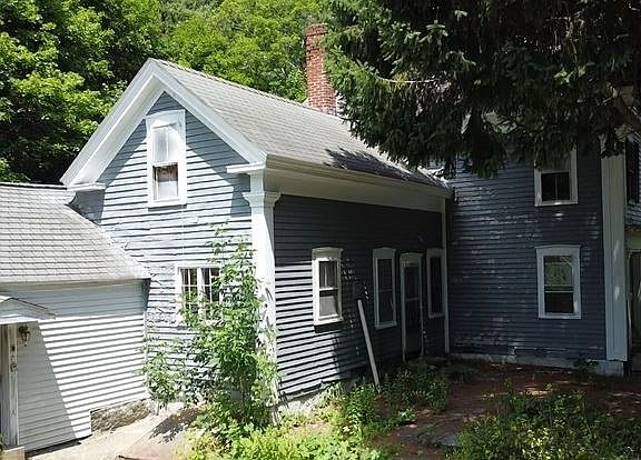 3rd image of 9 Olive St