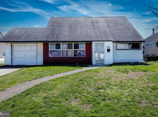 60 Vicar Ln, Levittown, PA 19054