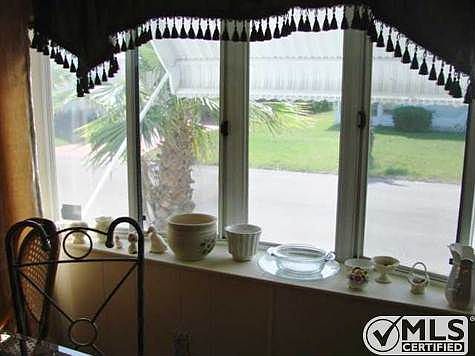 2nd image of 2 Jacaranda Ln