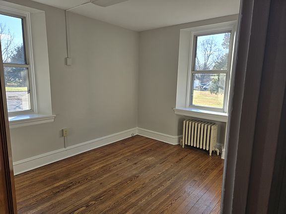 3rd image of 120 W Street Rd