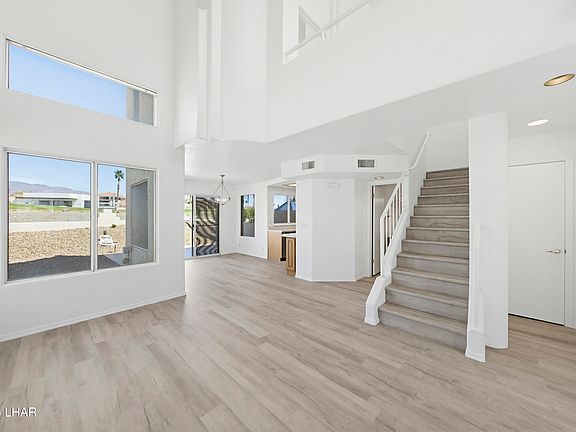 3rd image of 420 Acoma Blvd S Unit 37