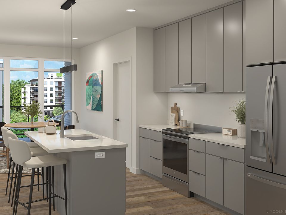 We're proud of the amount of storage our cabinets give residents. High-end cabinetry with under-cabinet lighting, stainless steel appliances, and modern fixtures.