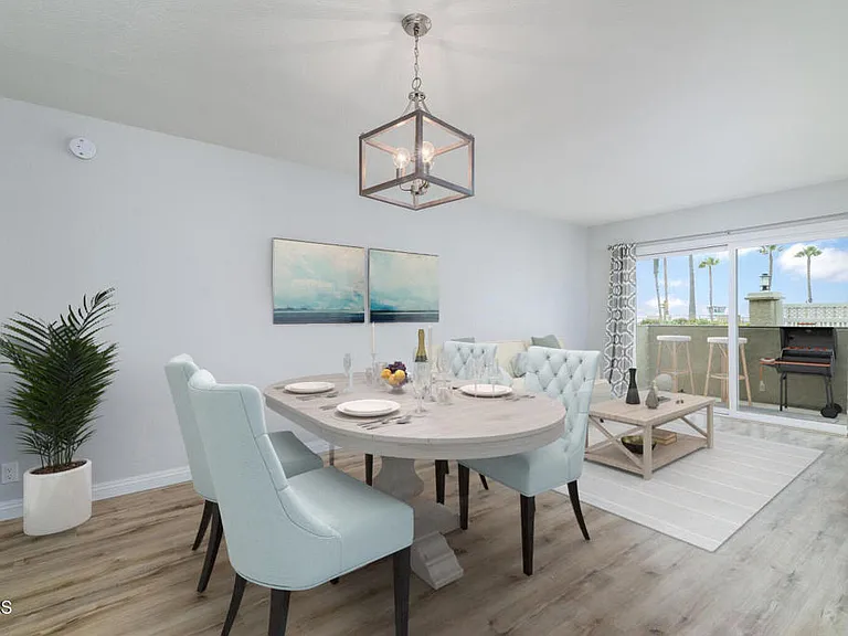 257 E Surfside Dr — Photo 1