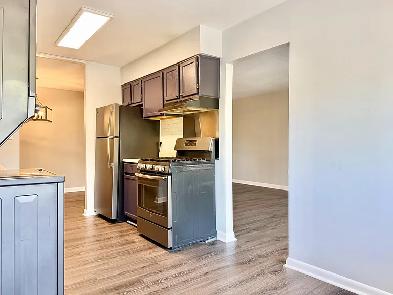 140 Royal Oak Dr #I — Photo 10