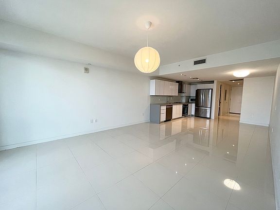 3rd image of 1600 NE 1st Ave APT 3102