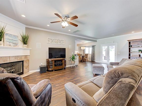 5th image of 4857 SE 41st St