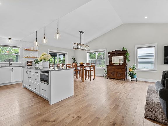 5th image of 128 Blush Ct