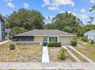 1052 Iroquois St, Clearwater, FL 33755
