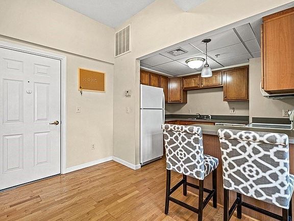 5th image of 46 Ashford St Unit 12