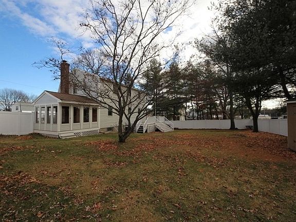 4th image of 471 Butman Rd