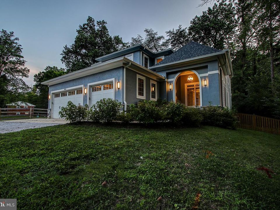 1st image of 9814 Fernwood Rd