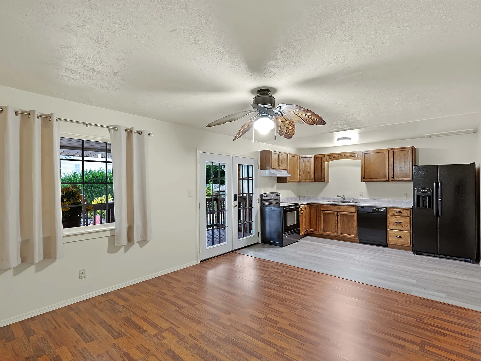 1 bed, 576 sqft, $1,000 — Photo 2