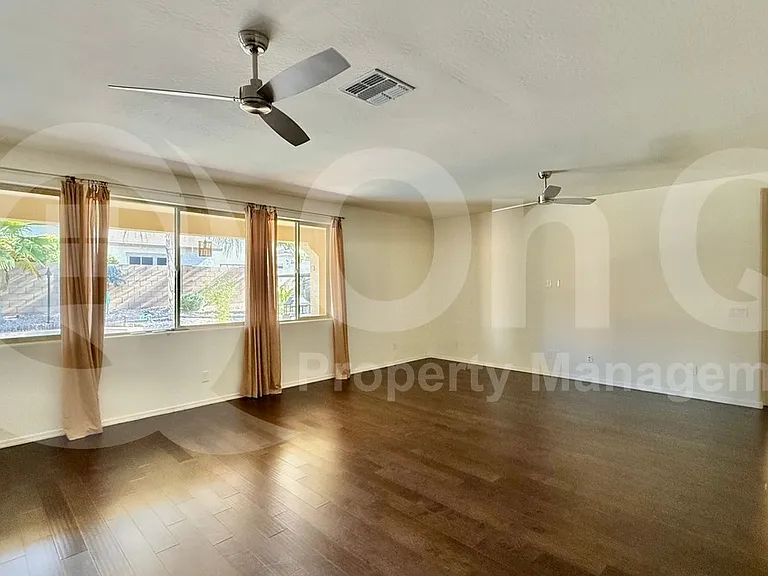 22933 E Silver Creek Ln — Photo 7