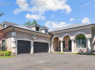 2428 Pine Lake Rd, West Bloomfield, MI 48324
