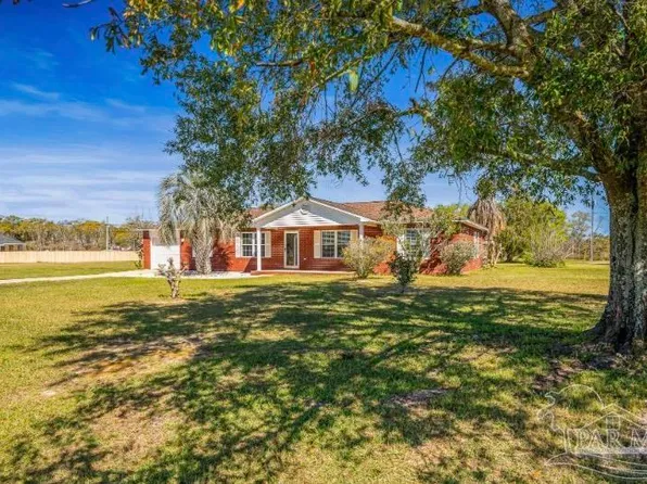 1746 Crest Ln, Molino, FL 32577