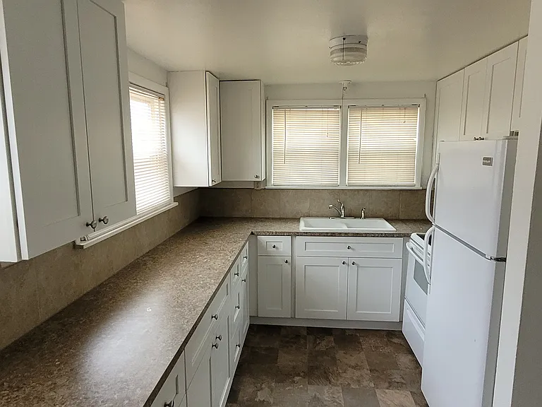 311 E Roosevelt Ave — Photo 8
