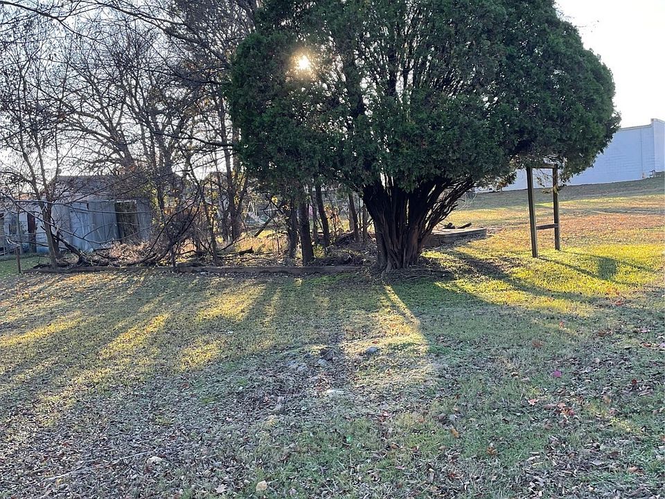 2nd image of 1419 W University Blvd