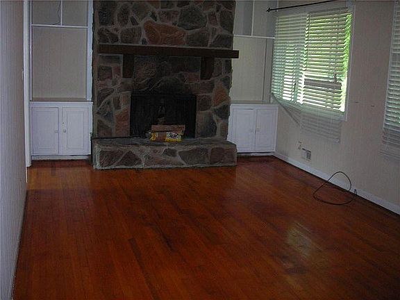 5th image of 3052 Bryant Ln