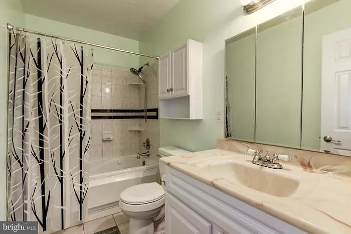503 W Diamond Ave — Photo 9