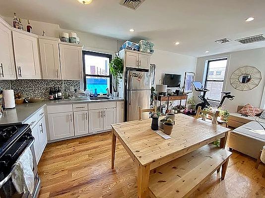 1st image of 35 Garden St #2