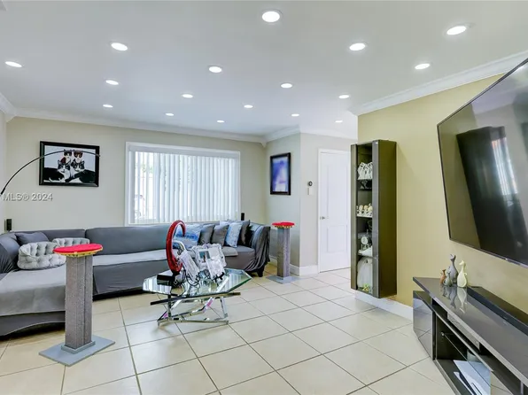 3610 NW 4th St, Miami, FL 33125