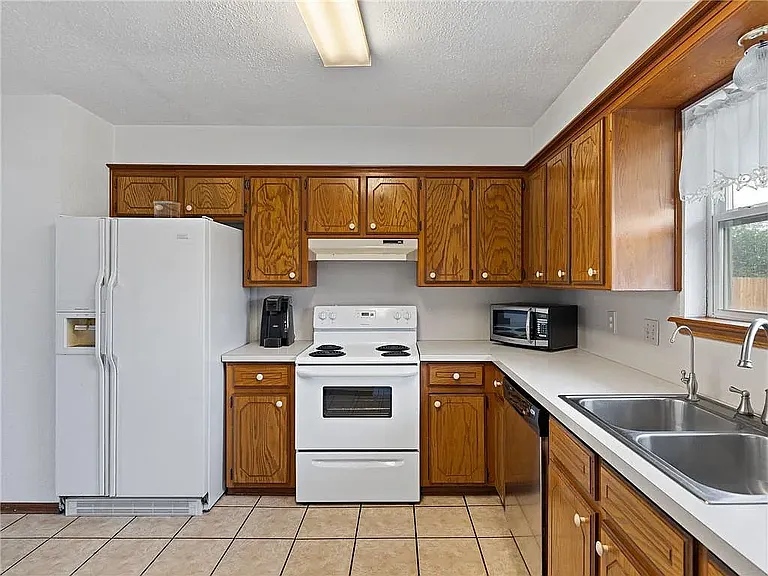 534 W Carson Dr — Photo 10