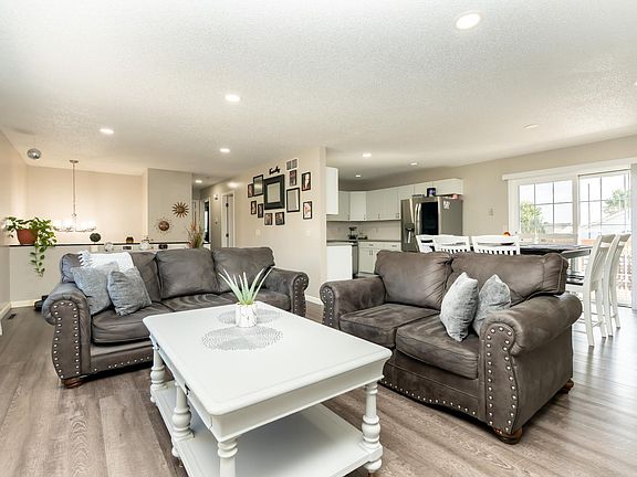 5th image of 241 Leighton Dr