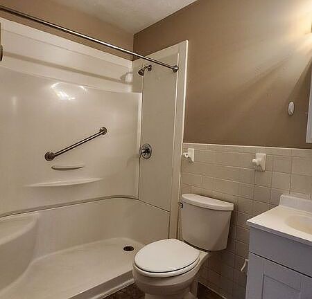 4th image of 15 Candlewood Ct