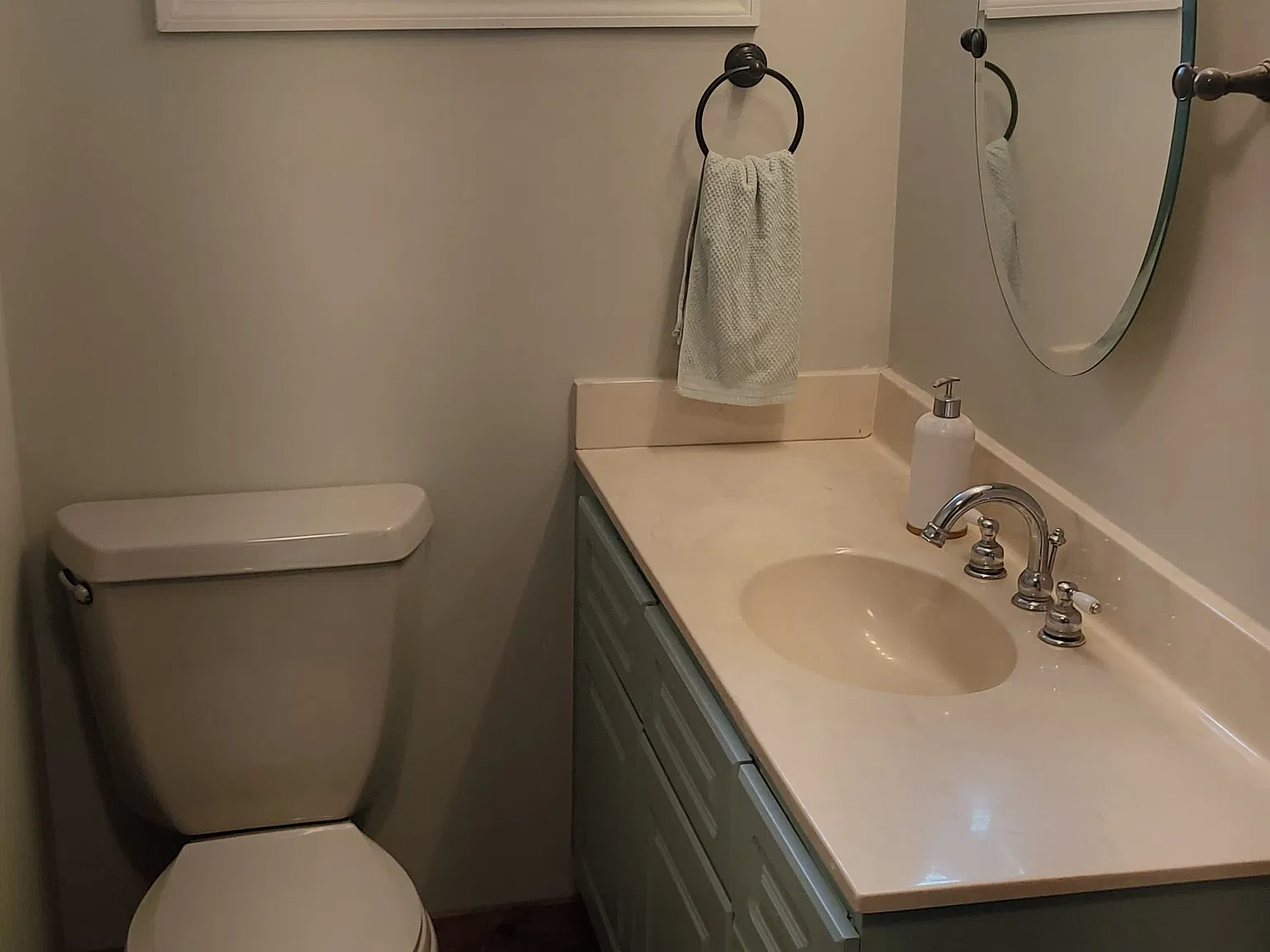 5 bed, 2124 sqft, $1,800 — Photo 2