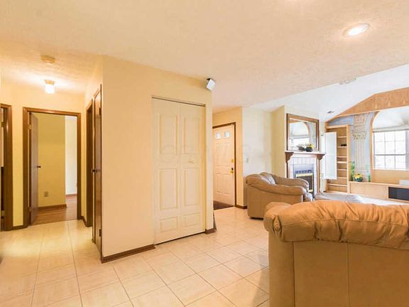 3rd image of 4959 Deer Run Pl