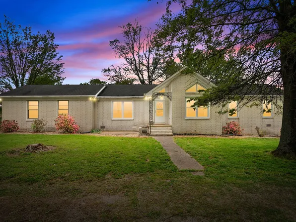 3801 Allegre Rd, Elkton, KY 42220