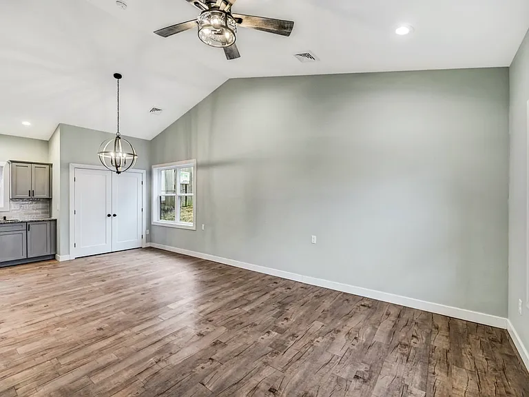 629 Prescott Ave #1 — Photo 8
