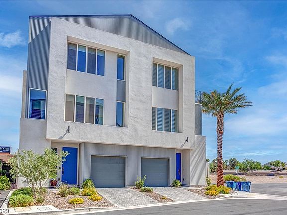 3rd image of 2860 Blue Key Ct Unit 1