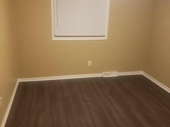 3rd image of 840 18th Ave S