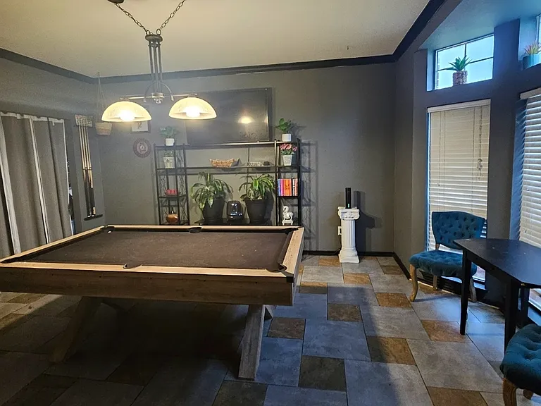 1929 Lakeview Cir — Photo 13