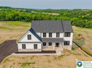 936 Emerald Valley Ln, Bangor, PA 18013