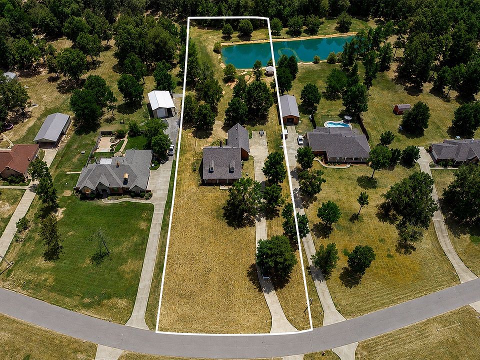 1st image of 552 Bob White Ln