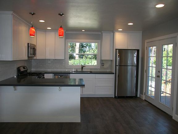 2nd image of 276 Linda Vista Ave