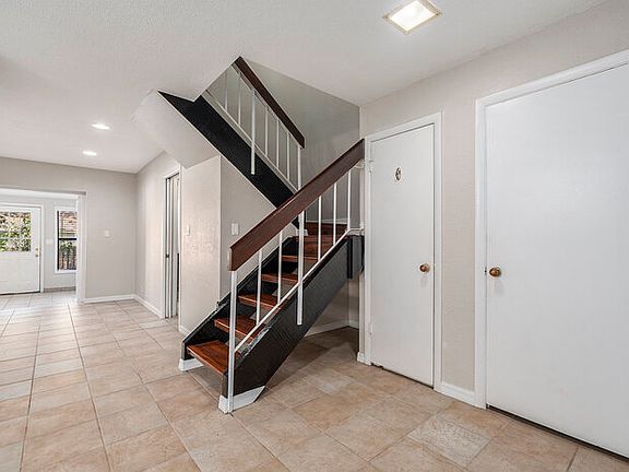 4th image of 14653 Pine Glen Cir