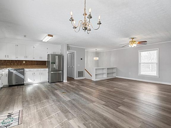 3rd image of 2217 Beech Ave