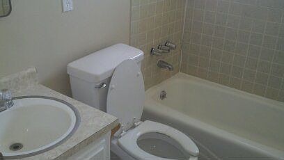4th image of 2725 Valencia Dr