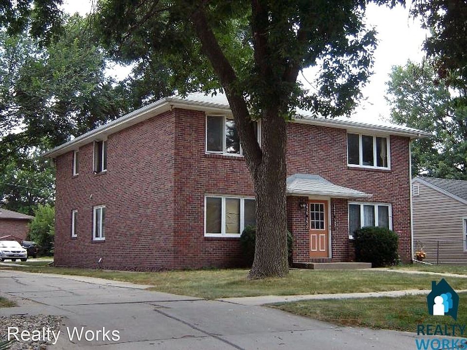 1st image of 3923 Saint Paul Ave #3923
