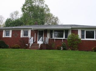 5 Highland Rd, Oak Ridge, NJ 07438