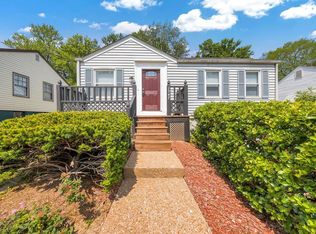 1947 Northfield Dr, Saint Louis, MO 63114