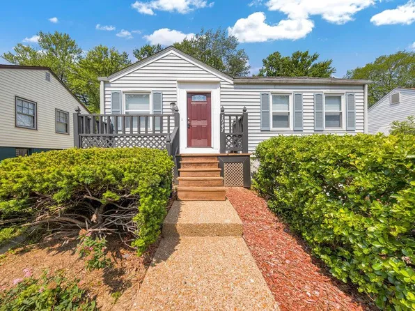 1947 Northfield Dr, Saint Louis, MO 63114