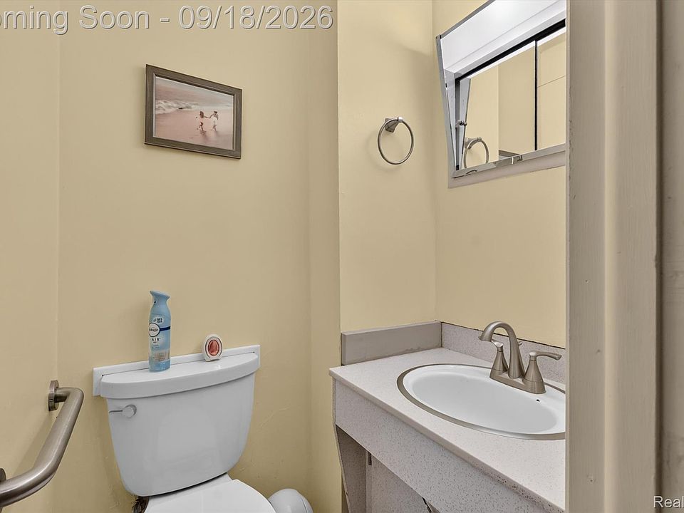 18786 Hinton St, photo 23