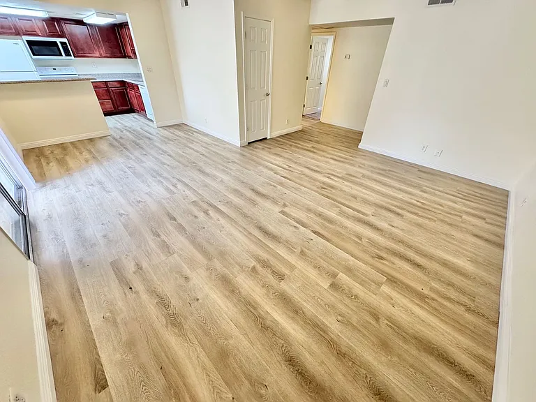 5422 River Glen Dr #377-135 — Photo 7