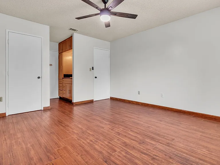 1428 Camelot Dr — Photo 22