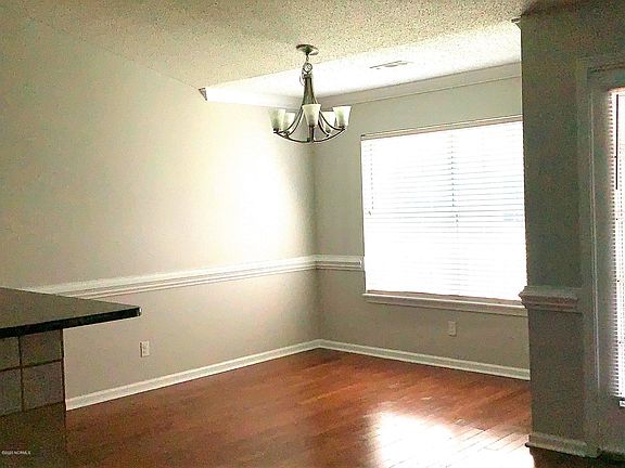 5th image of 3006 Mulberry Ln Unit E